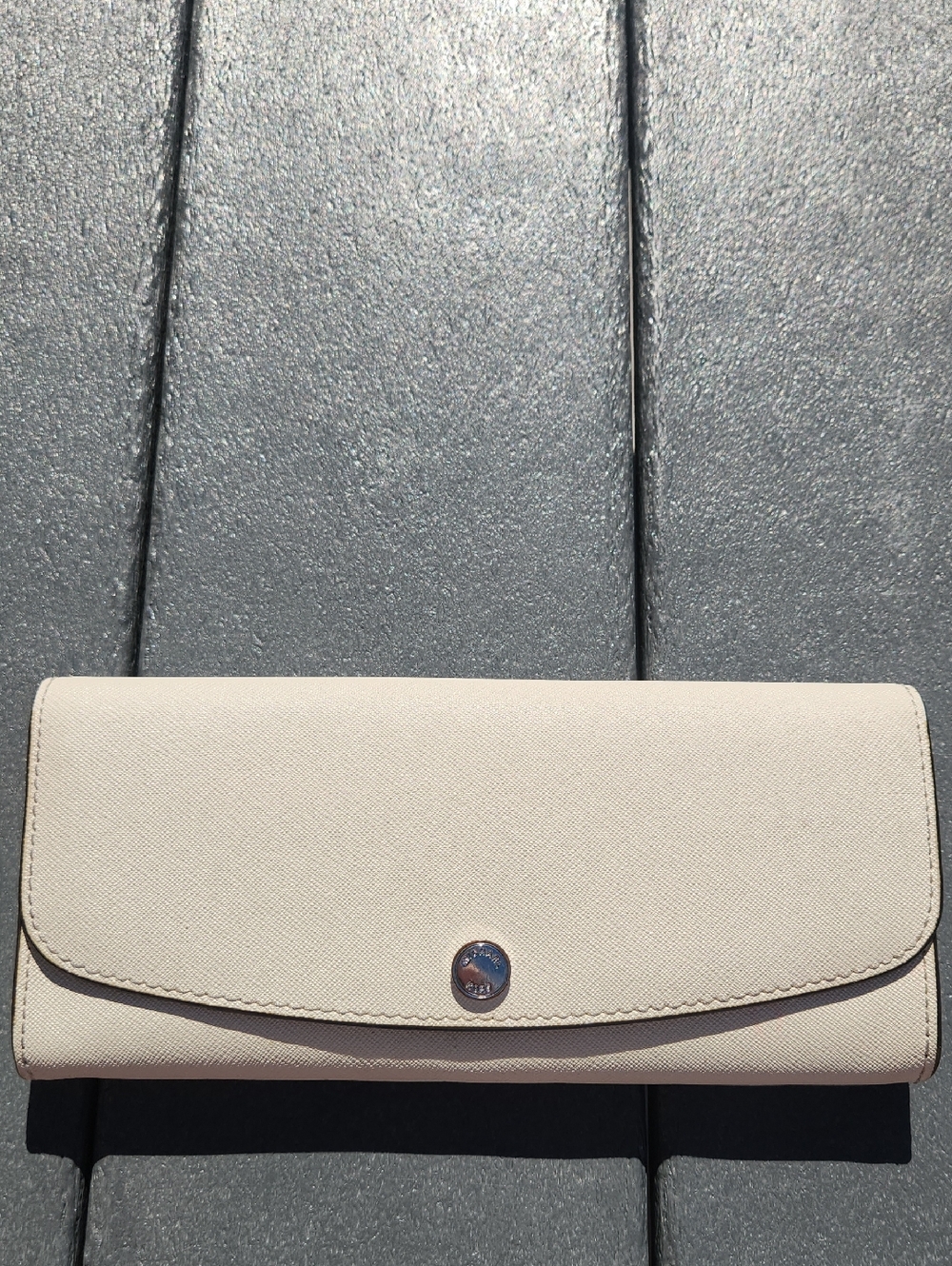 Michael Kors Classic Cream Women's Wallet Clutch - Elegant Everyday Accessory
